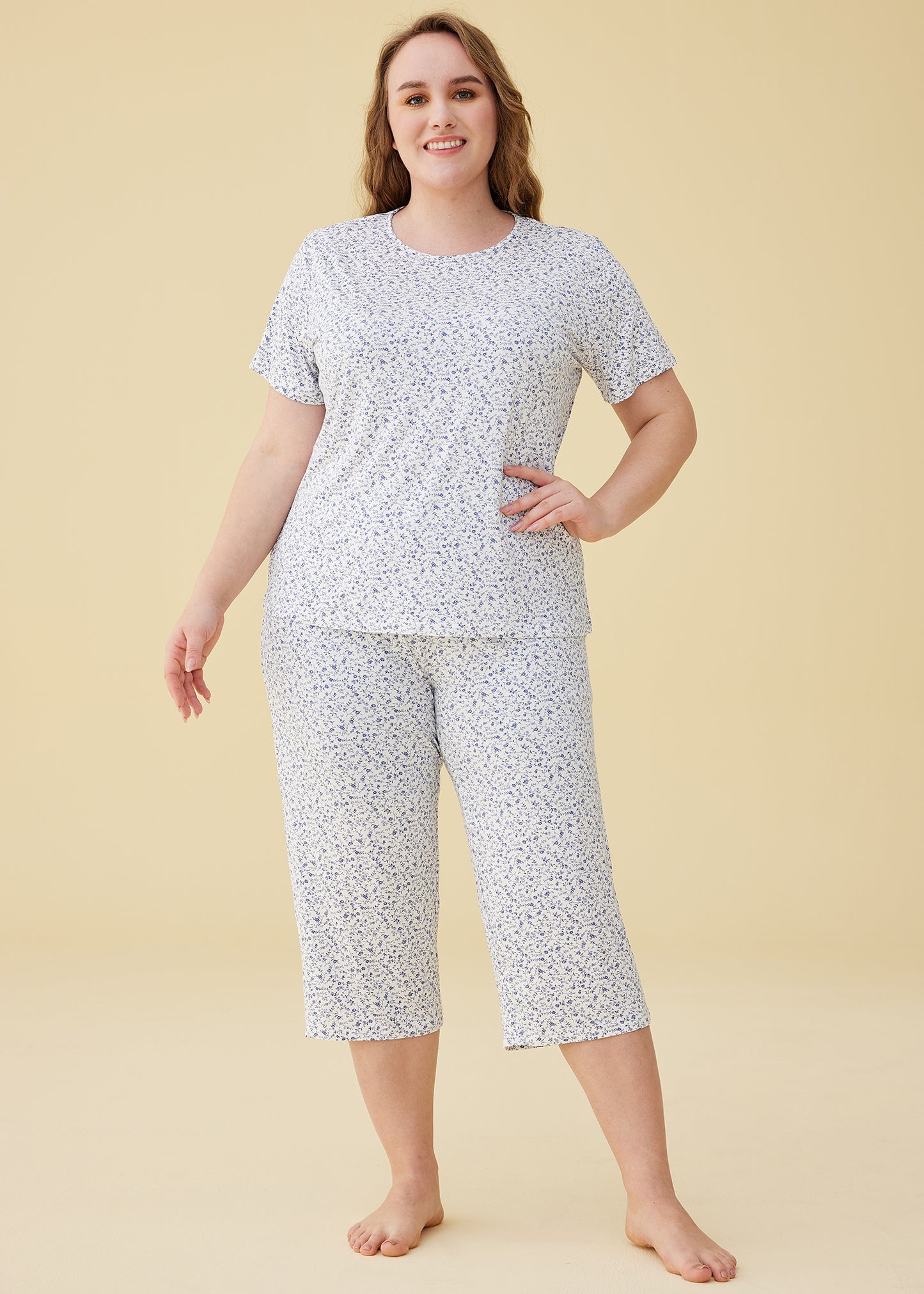 Latuza Women's Floral Short Sleeve Top with Capris Pajama Set